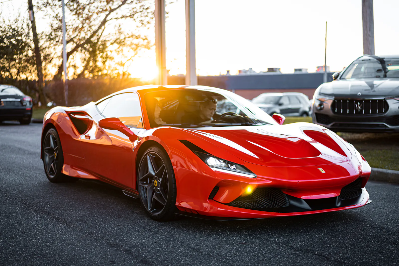 Ferrari rouge sur route - Reprogrammation moteur Martigues